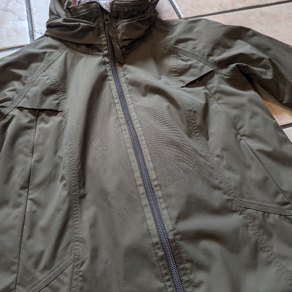 Lululemon For Drizzle Jacket - Picture 4 of 5